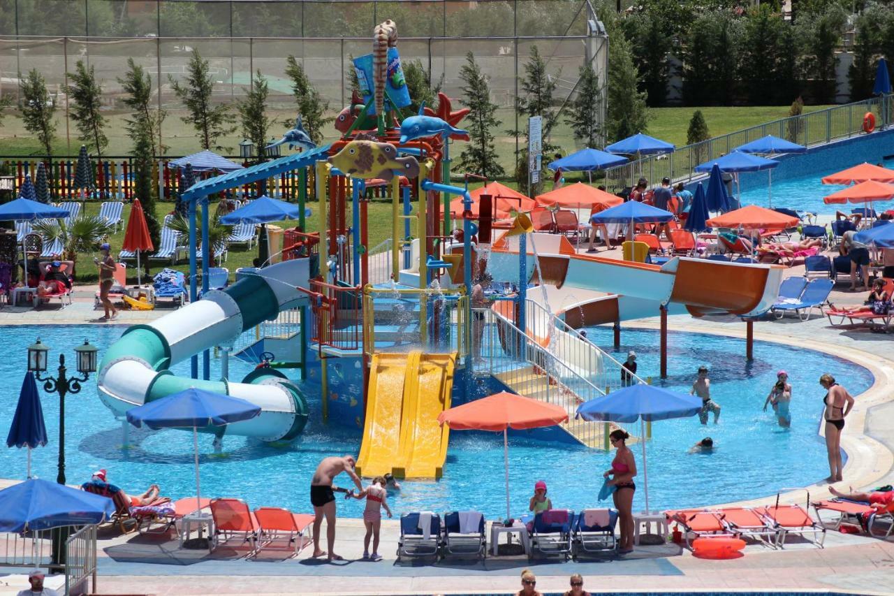 Caretta & Waterpark Hotel