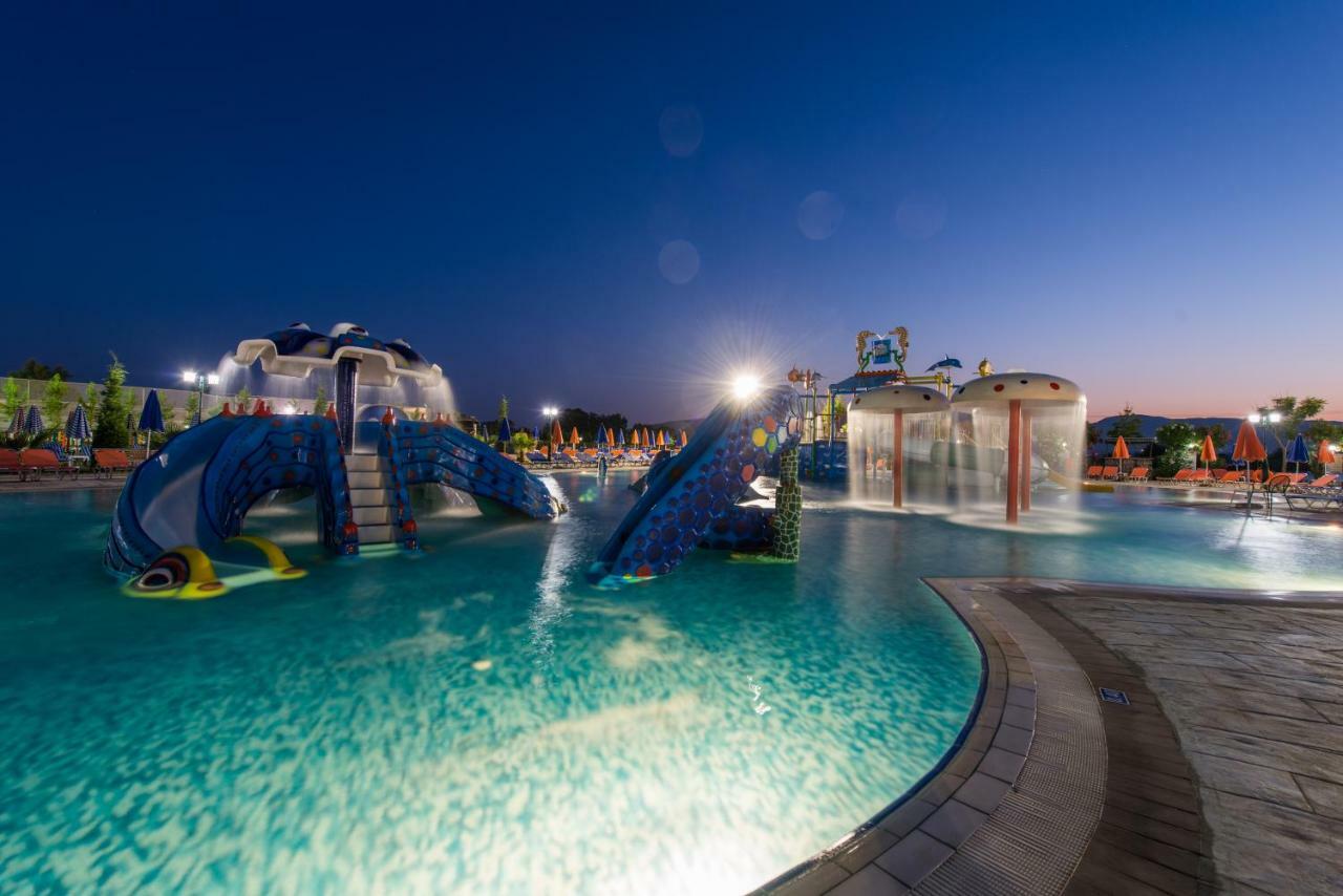 Hotel Caretta & Waterpark 4*