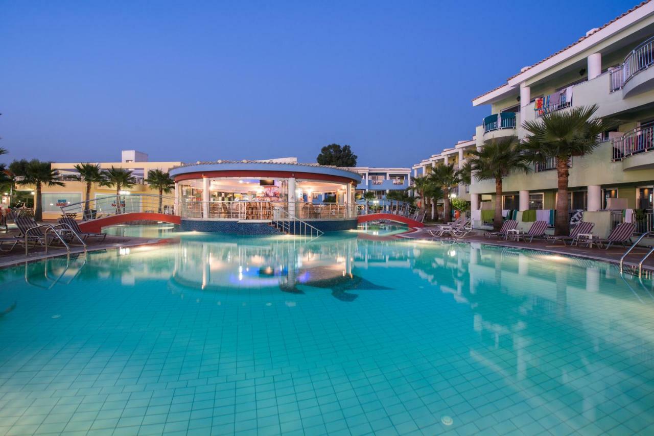 Caretta & Waterpark Hotel