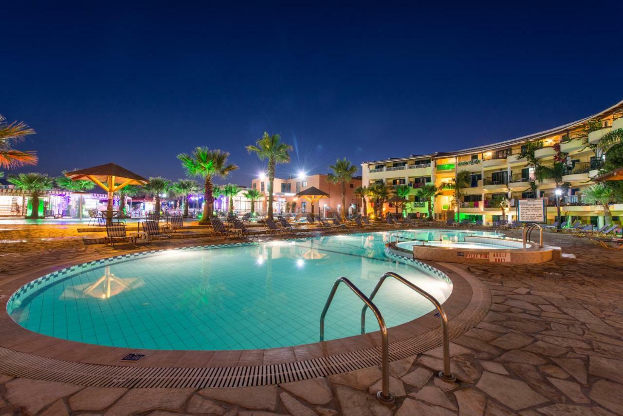 Caretta & Waterpark Hotel