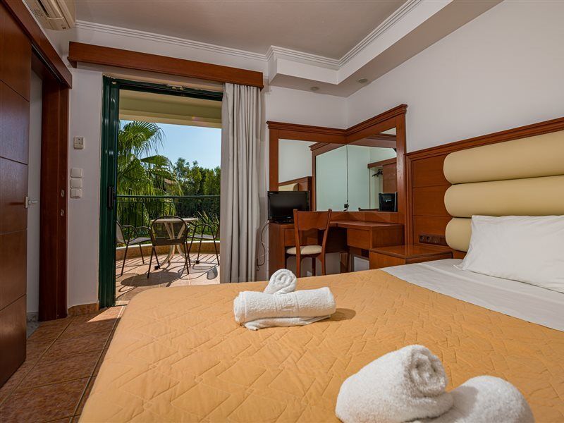 Hotel Caretta & Waterpark Kalamákion